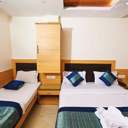 Hotel Lav Kush Deluxe " 3 Min Walking From New Delhi Railway Station " Nova Deli Exterior foto