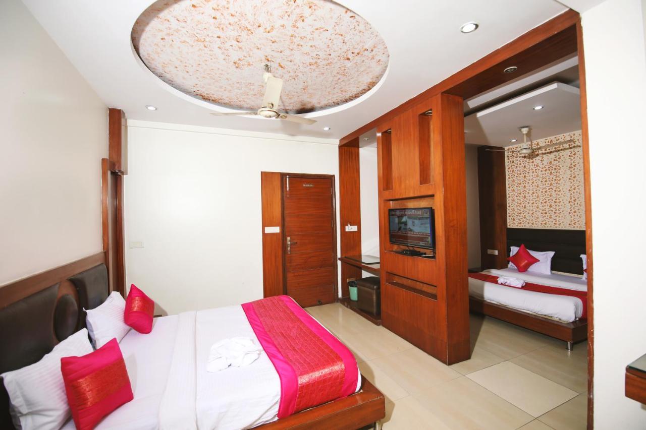 Hotel Lav Kush Deluxe " 3 Min Walking From New Delhi Railway Station " Nova Deli Exterior foto