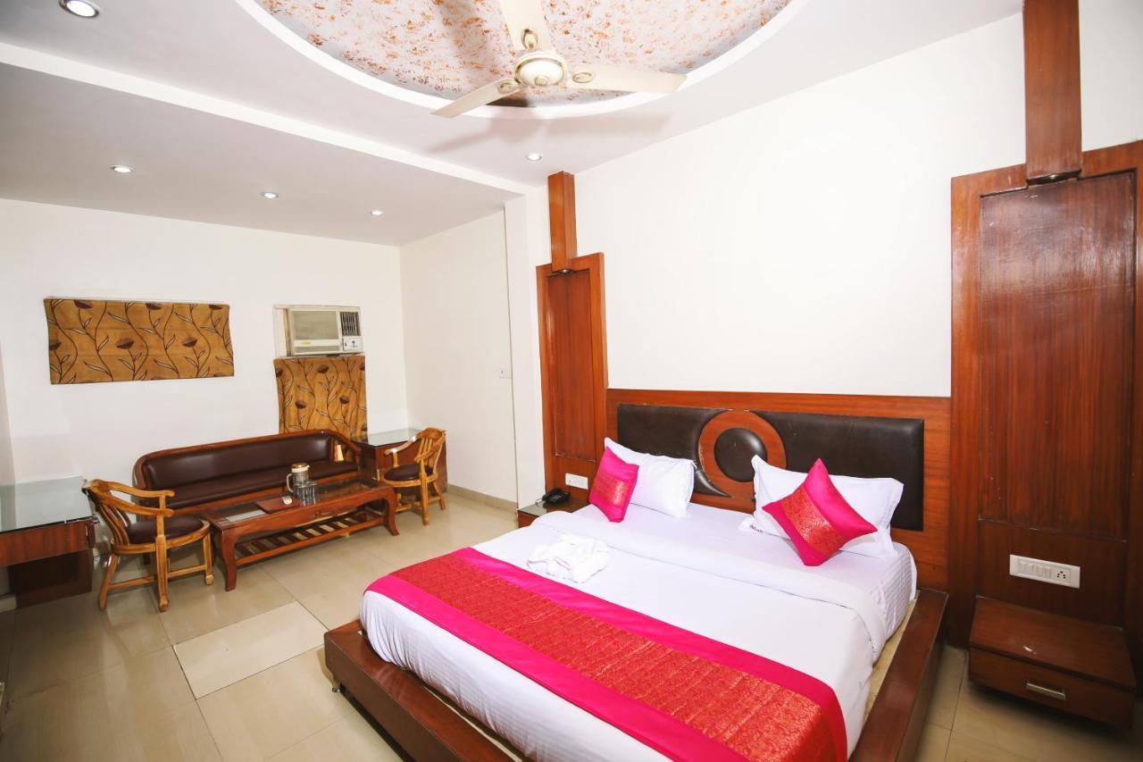 Hotel Lav Kush Deluxe " 3 Min Walking From New Delhi Railway Station " Nova Deli Exterior foto