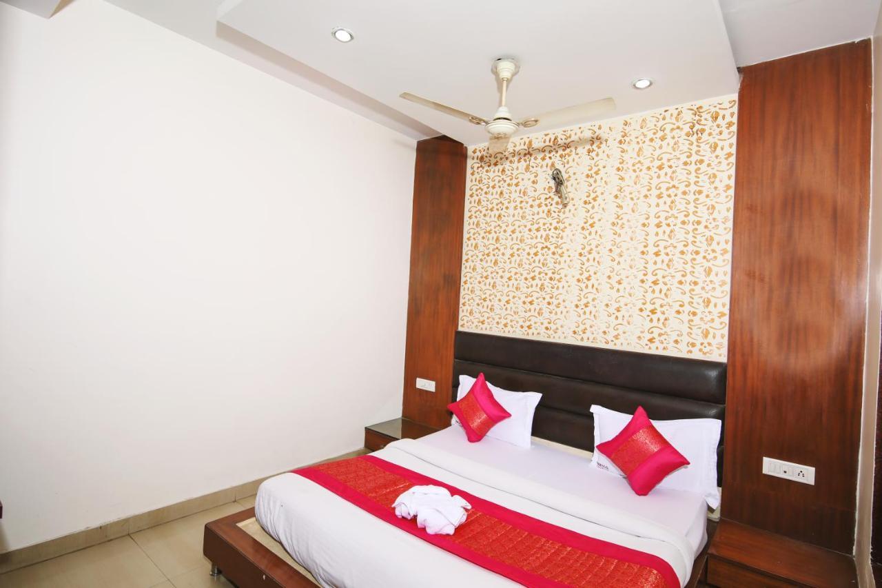 Hotel Lav Kush Deluxe " 3 Min Walking From New Delhi Railway Station " Nova Deli Exterior foto