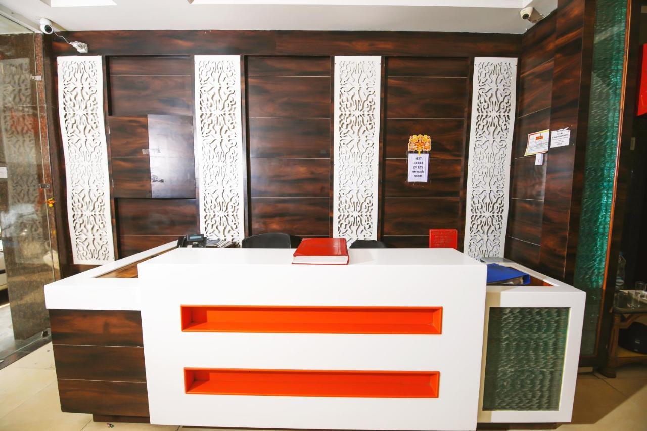 Hotel Lav Kush Deluxe " 3 Min Walking From New Delhi Railway Station " Nova Deli Exterior foto