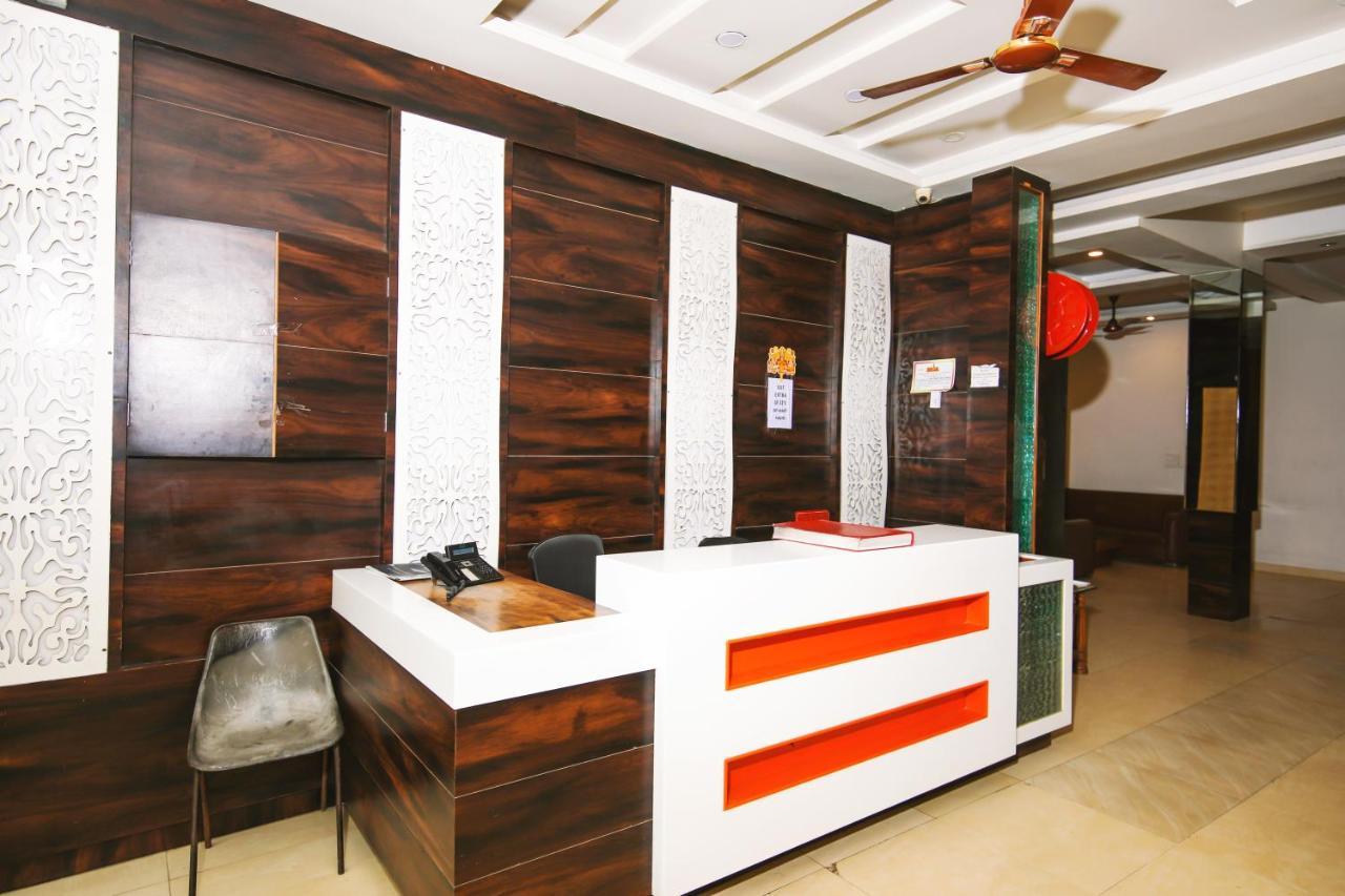 Hotel Lav Kush Deluxe " 3 Min Walking From New Delhi Railway Station " Nova Deli Exterior foto