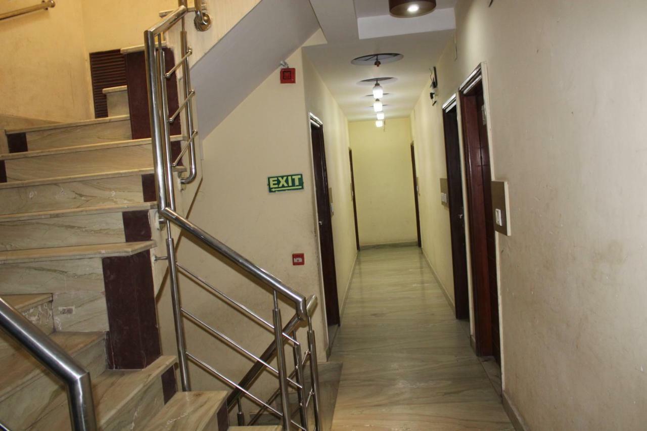 Hotel Lav Kush Deluxe " 3 Min Walking From New Delhi Railway Station " Nova Deli Exterior foto