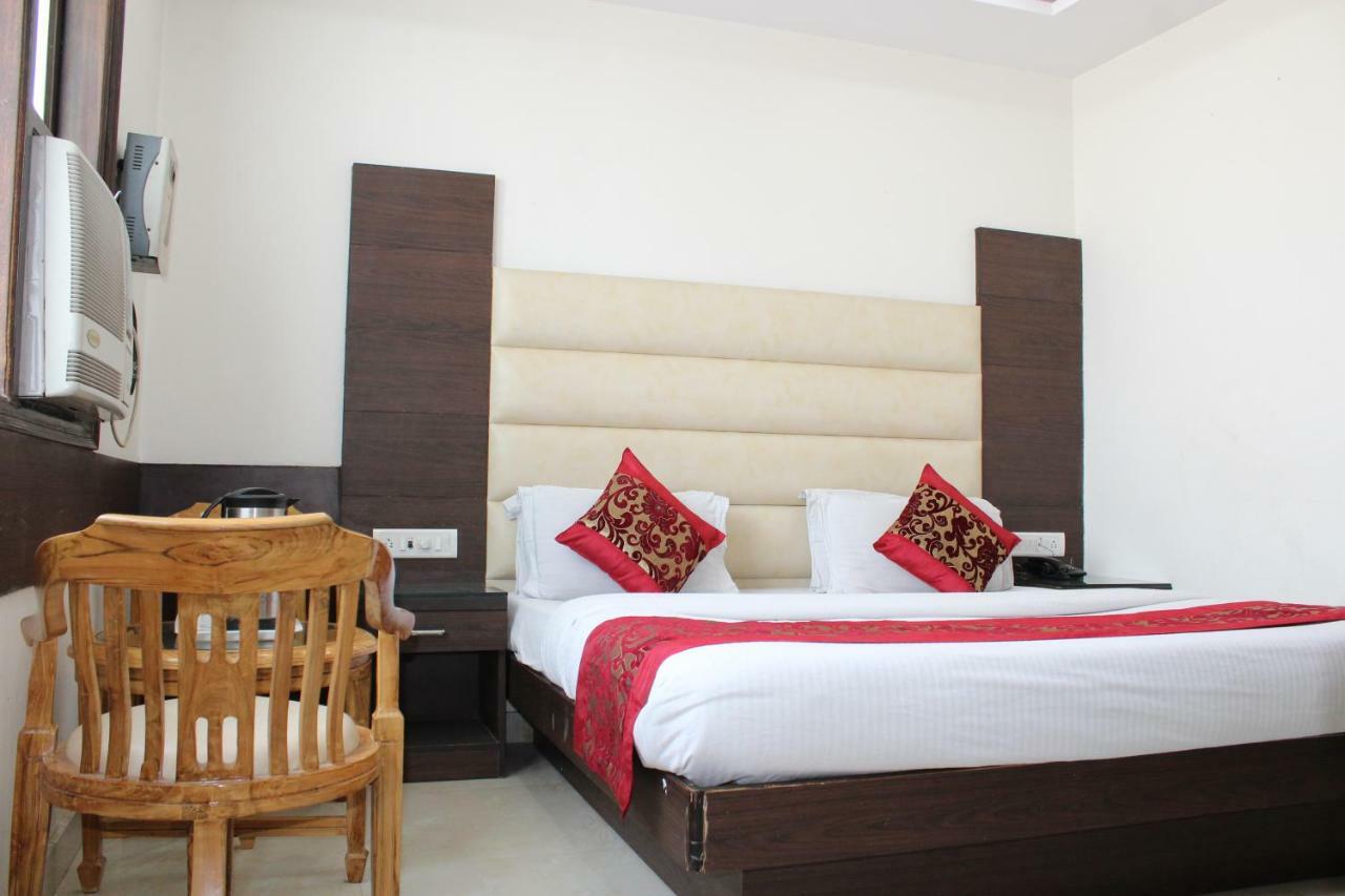 Hotel Lav Kush Deluxe " 3 Min Walking From New Delhi Railway Station " Nova Deli Exterior foto
