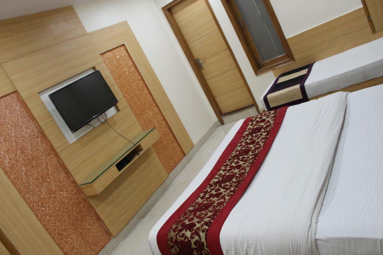 Hotel Lav Kush Deluxe " 3 Min Walking From New Delhi Railway Station " Nova Deli Exterior foto