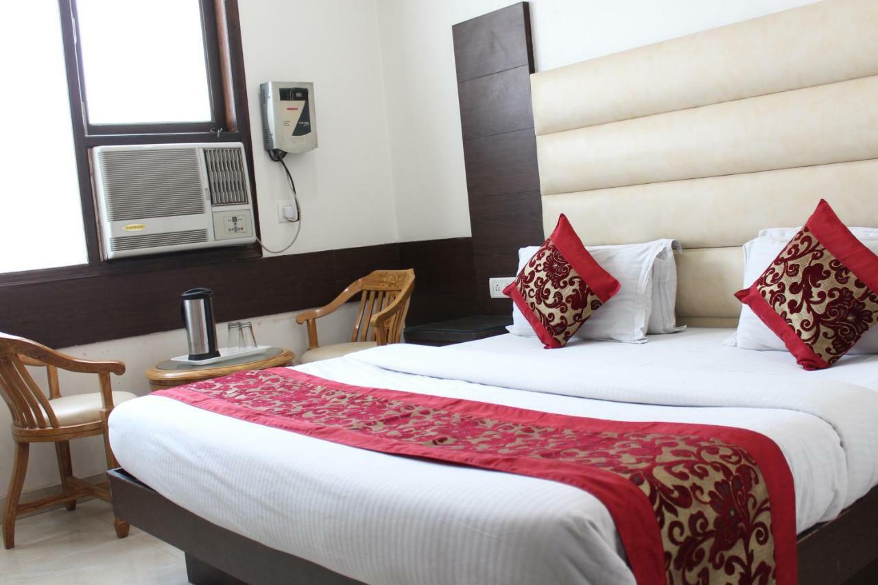 Hotel Lav Kush Deluxe " 3 Min Walking From New Delhi Railway Station " Nova Deli Exterior foto