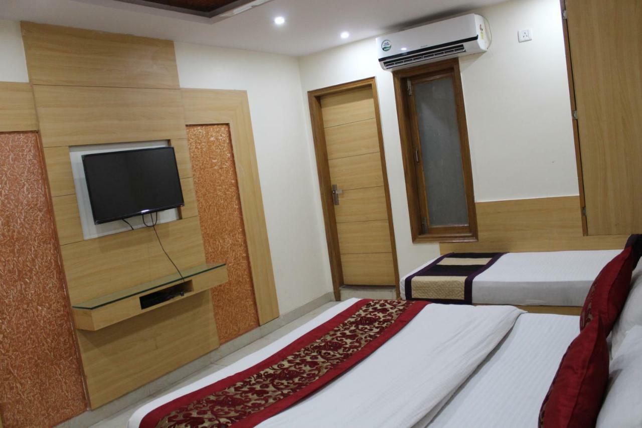 Hotel Lav Kush Deluxe " 3 Min Walking From New Delhi Railway Station " Nova Deli Exterior foto