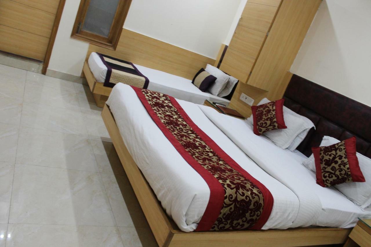 Hotel Lav Kush Deluxe " 3 Min Walking From New Delhi Railway Station " Nova Deli Exterior foto