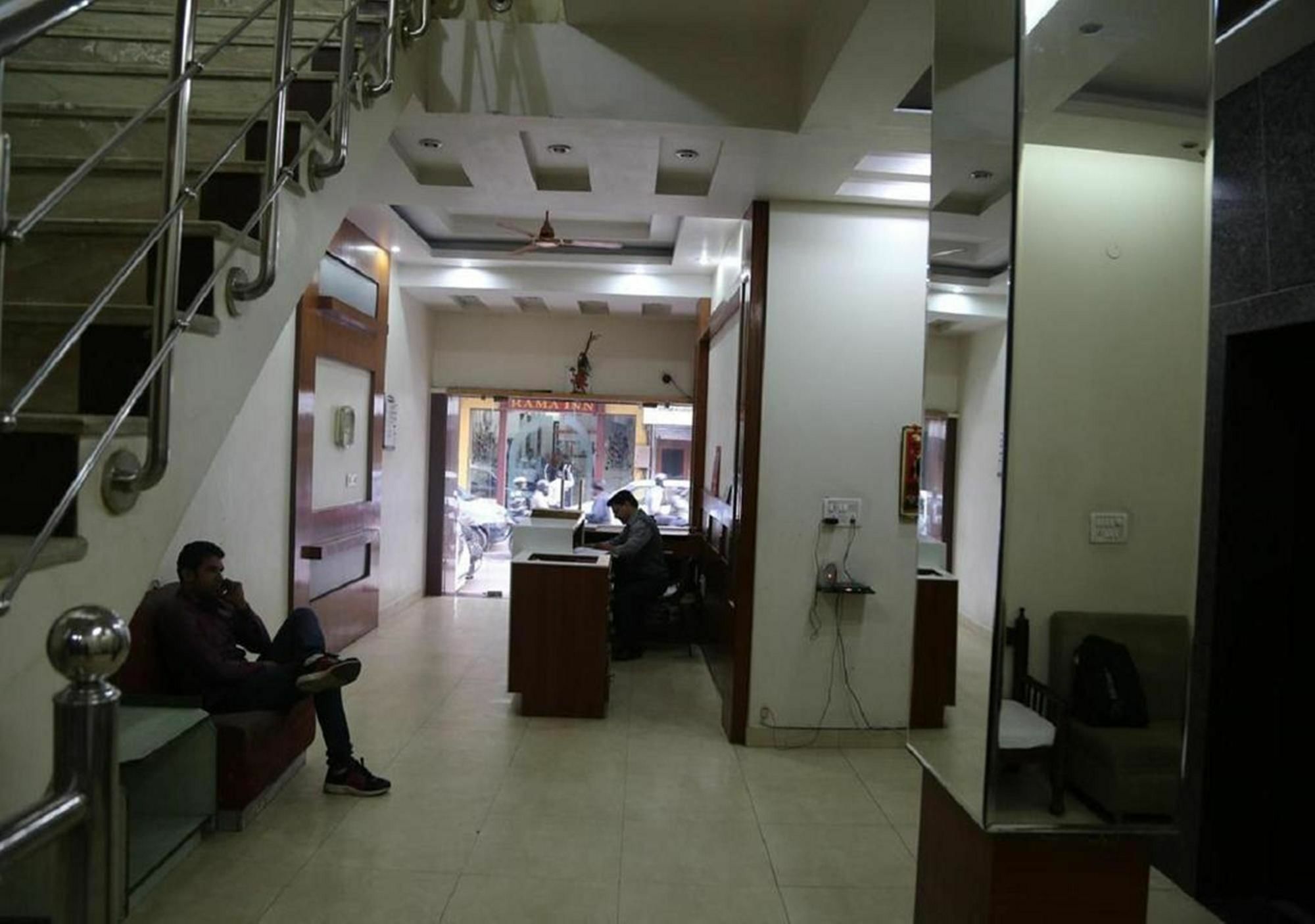 Hotel Lav Kush Deluxe " 3 Min Walking From New Delhi Railway Station " Nova Deli Exterior foto