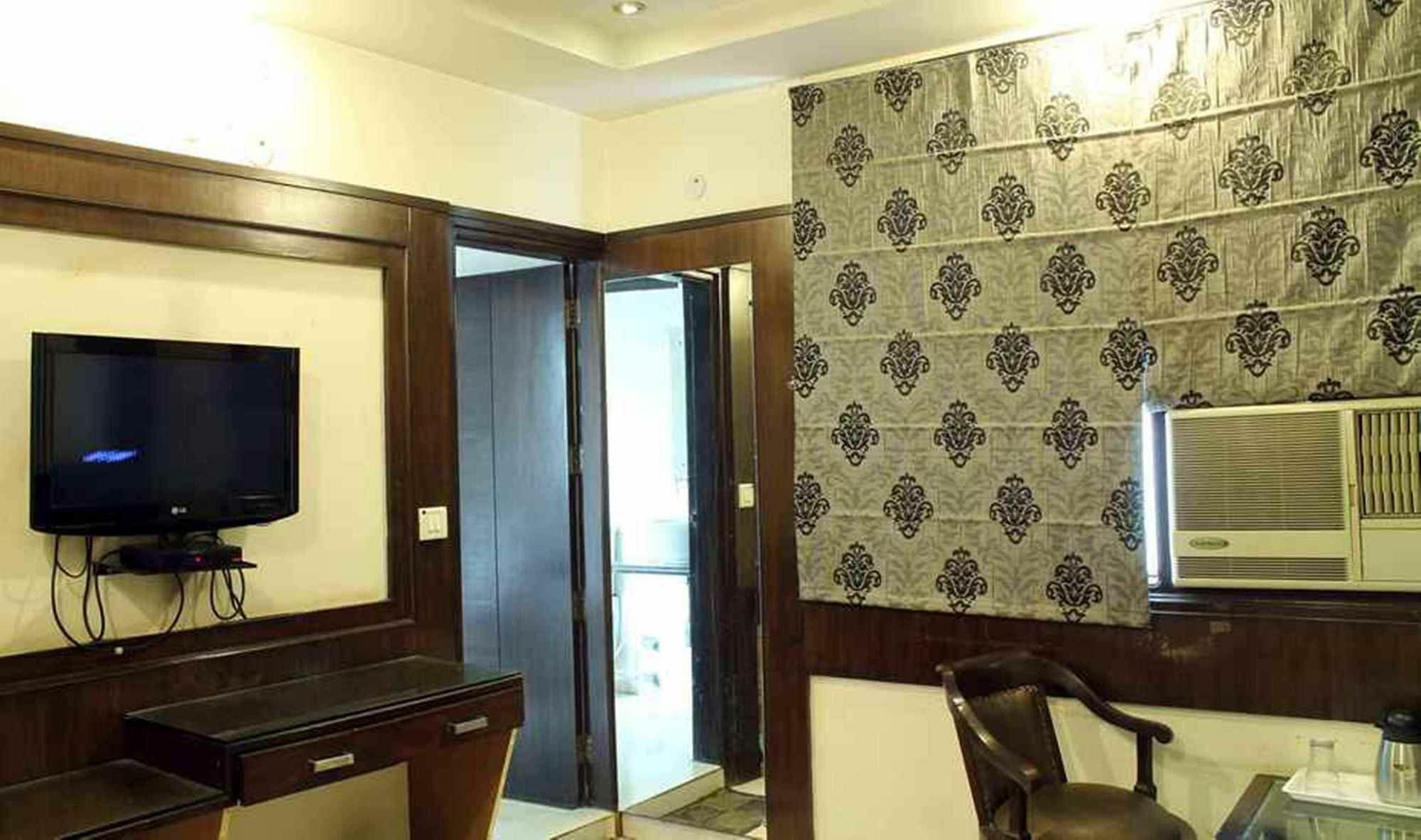 Hotel Lav Kush Deluxe " 3 Min Walking From New Delhi Railway Station " Nova Deli Exterior foto